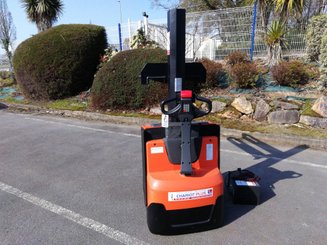 Gerbeur BT SWE080L - 1