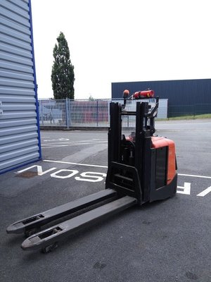 Gerbeur porté debout BT Spe 200 - 1