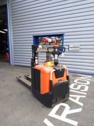 Gerbeur porté debout BT Spe 200 - 1