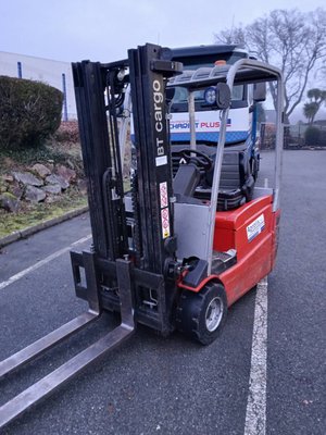 Chariot élévateur frontal 3 roues BT C3E 180 - 1