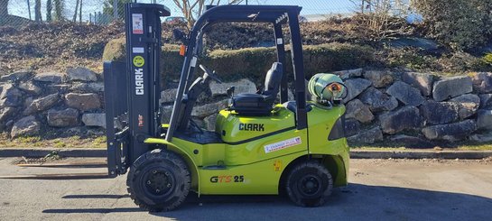 Chariot élévateur gaz Clark GTS25L - 1