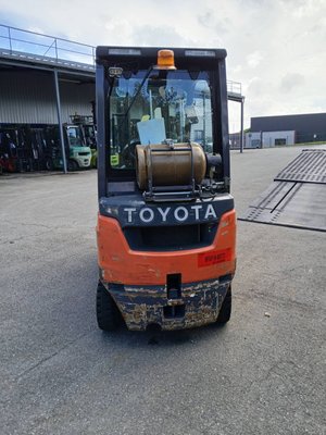 Chariot élévateur gaz Toyota 02-8FGF15 - 1